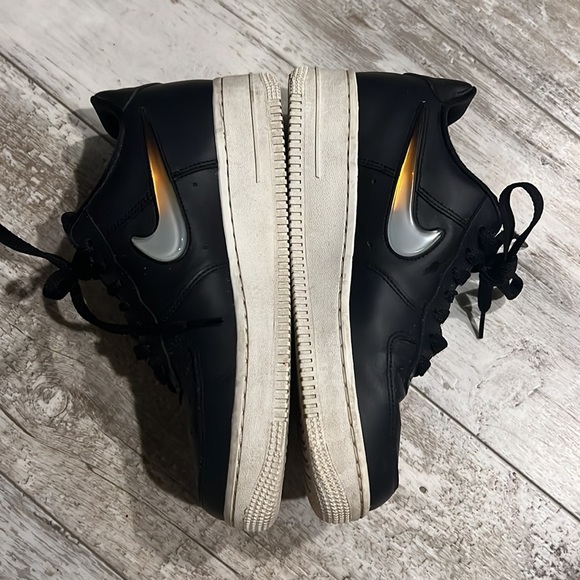 Nike Women's Air Force 1 '07 SE Premium - Picture 3 of 5